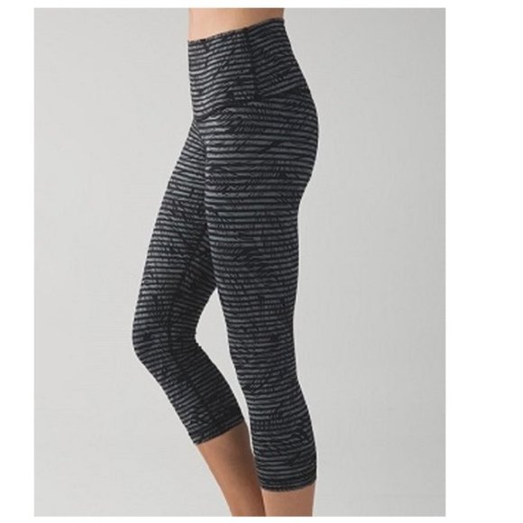 Lululemon Wunder Under Feather Print Crop Leggings - Picture 2 of 9